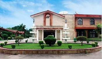 Ashok Country Resort Gurgaon 4*,